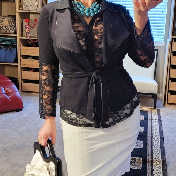 Sexy lil BCBG peplum style black blazer - Picture 7 of 16